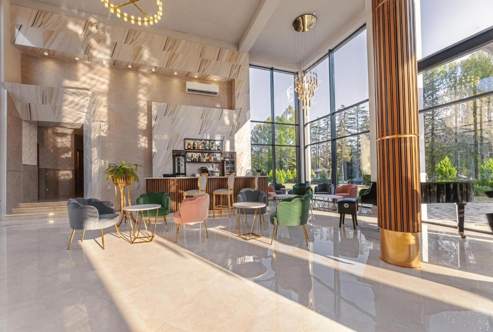 Park Hotel Tskaltubo - Balneo Resort Екстериор снимка